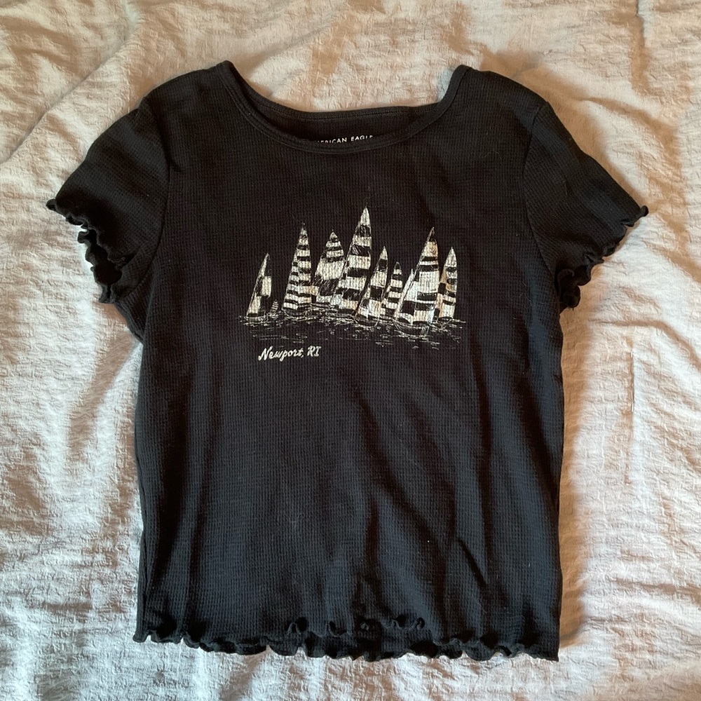 American Eagle Outfitters Black Newport, RI Boats Short Sleeve Shirt - Size XS